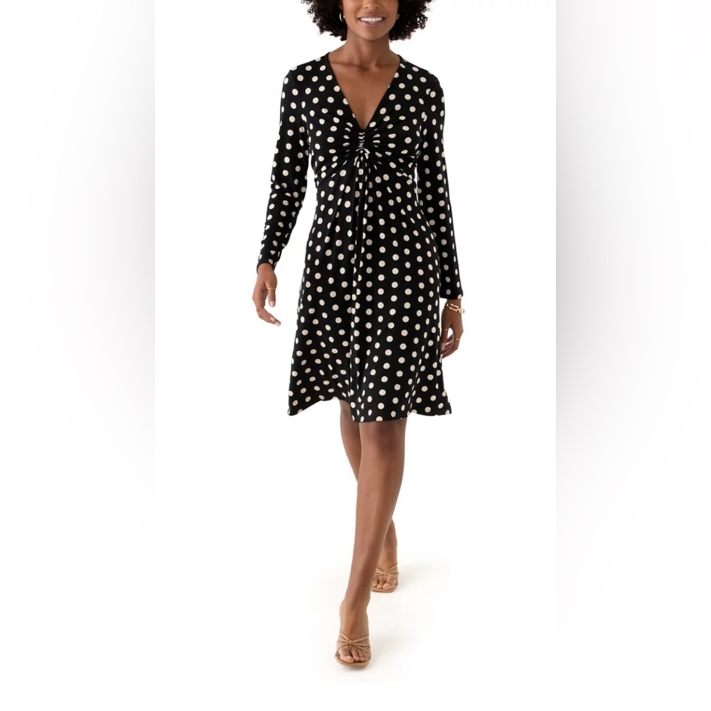 Halston Heritage Women's Long Sleeve Surplice Printed Dress
Style